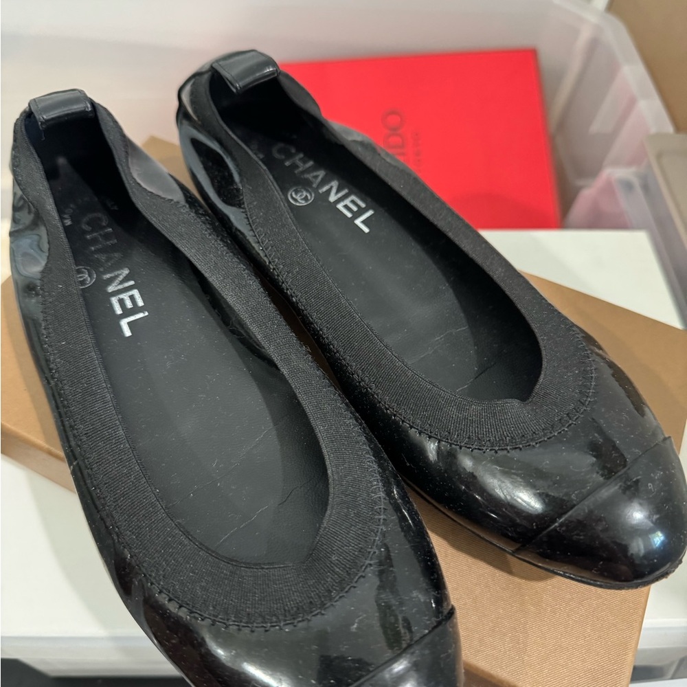 CHANELBlack Flats
